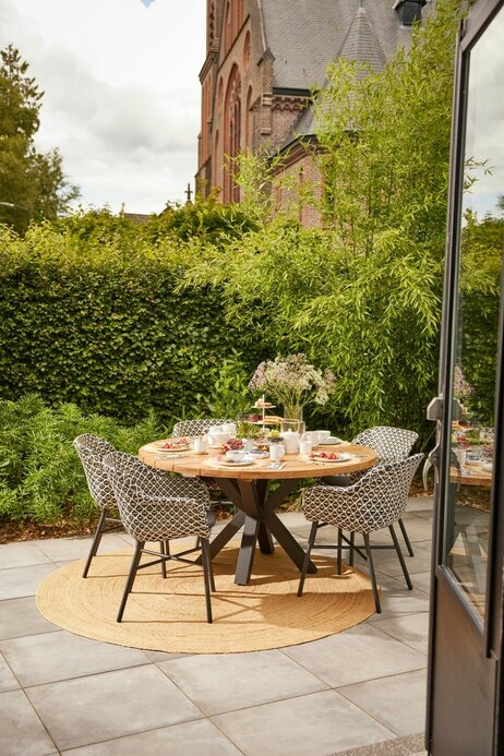 Hardhouten tuintafel