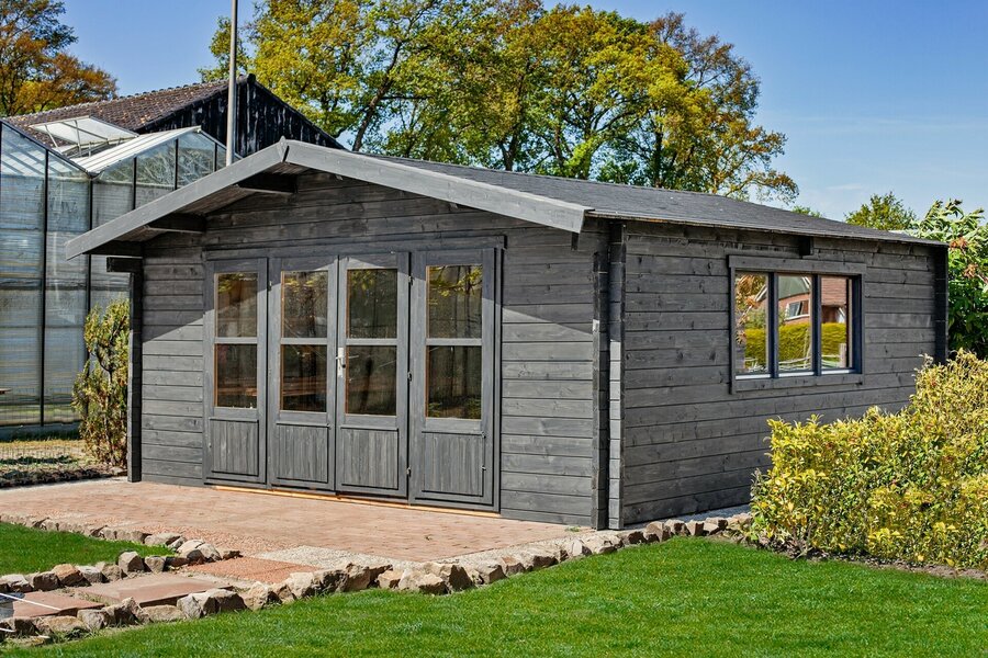 Tuinhuis met puntdak