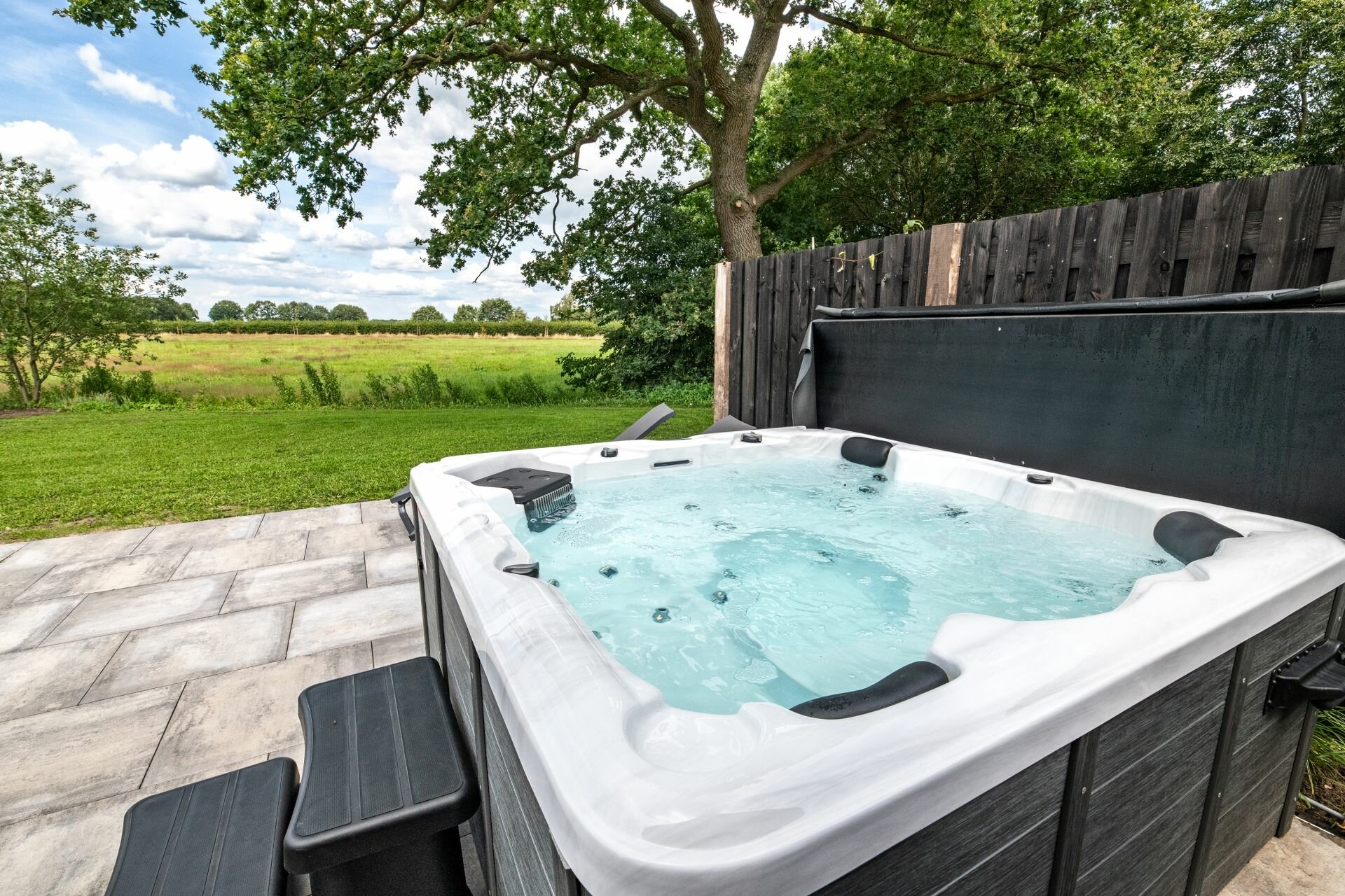 Hottub Maxicuzzi Yayago 200x200 - Bubbelbad