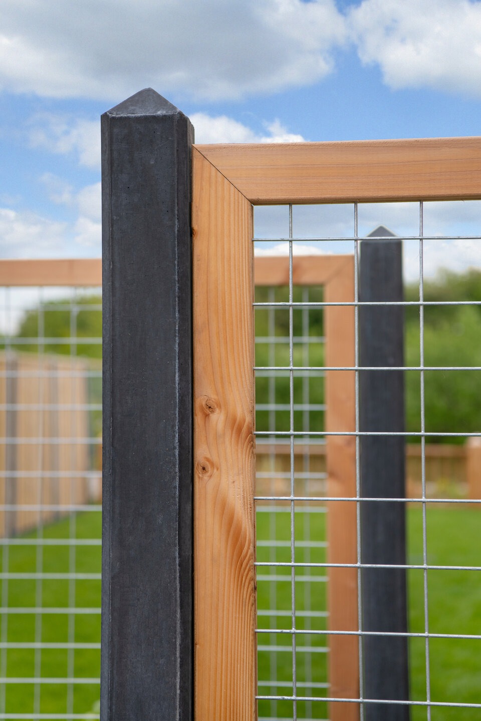 Gaaselement vuurverzinkt 180 x 180 cm met Douglas kader 4,5 x 7,0  cm