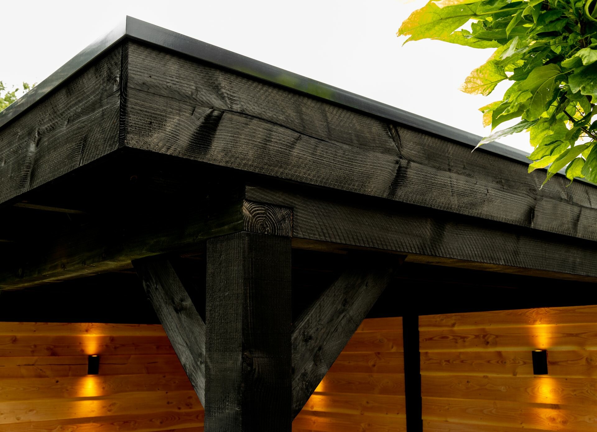 Overkapping Rijssen Douglas 400 x 400 cm - Zwart Ge&iuml;mpregneerd