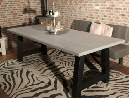 Industriële kloostertafel stalen A-poot