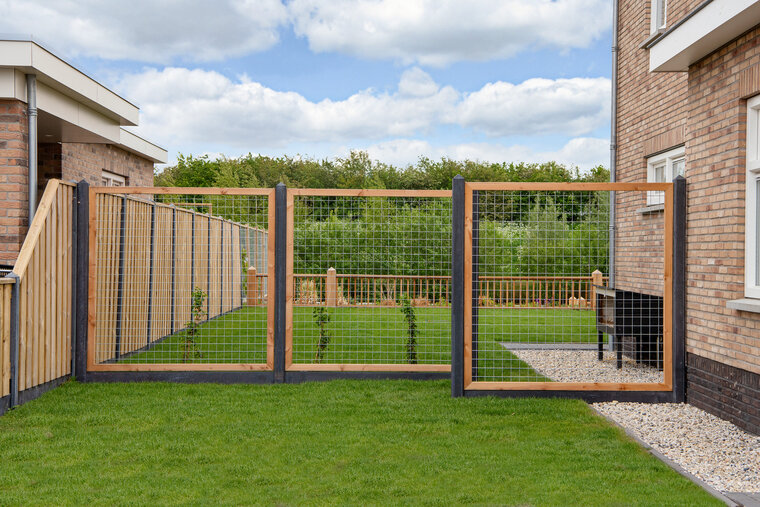 Gaaselement vuurverzinkt 180 x 180 cm met Douglas kader 4,5 x 7,0  cm