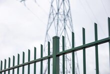 Spijlenpaneel vierkant doorgestoken RAL6009 (Dennengroen)