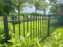 Spijlenpaneel rond doorgestoken RAL6009 (Dennengroen)