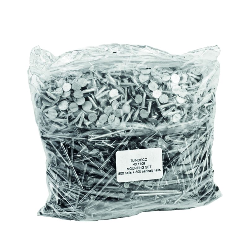 Tuinhuisset (dakshingles) bestaande uit 800 stuks dakplankspijkers en 800 stuks asfaltnagels