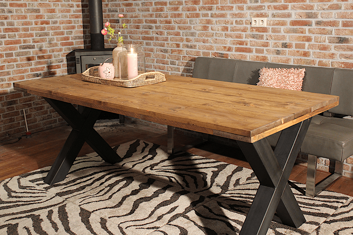 Industriële steigerhouten tafel X-poot