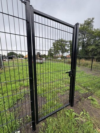 Enkele poort 120 cm breed voor dubbelstaafmat hekwerk