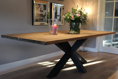 Industriële kloostertafel stalen 3D kruispoot